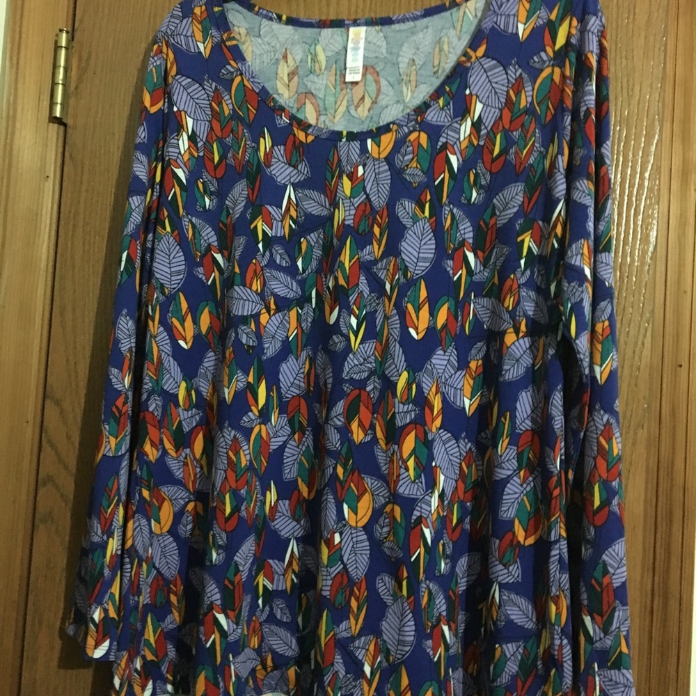 Large lularoe lynnae, long sleeve shirt
